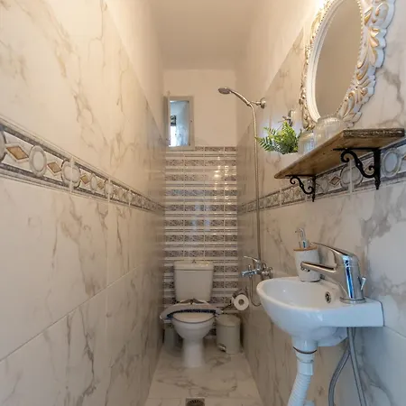 Xenofon Traditional Hotel *