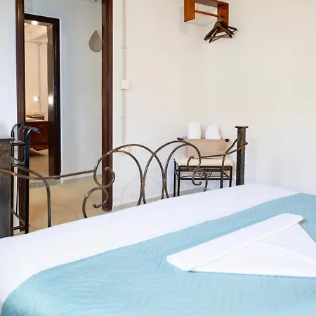 Xenofon Traditional Hotel *